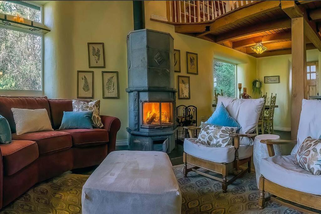 Villa European Style Straw Bale Retreat à Ashland Extérieur photo