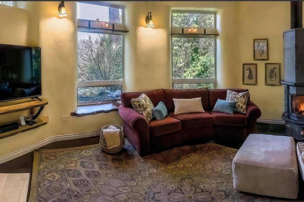 Villa European Style Straw Bale Retreat à Ashland Extérieur photo