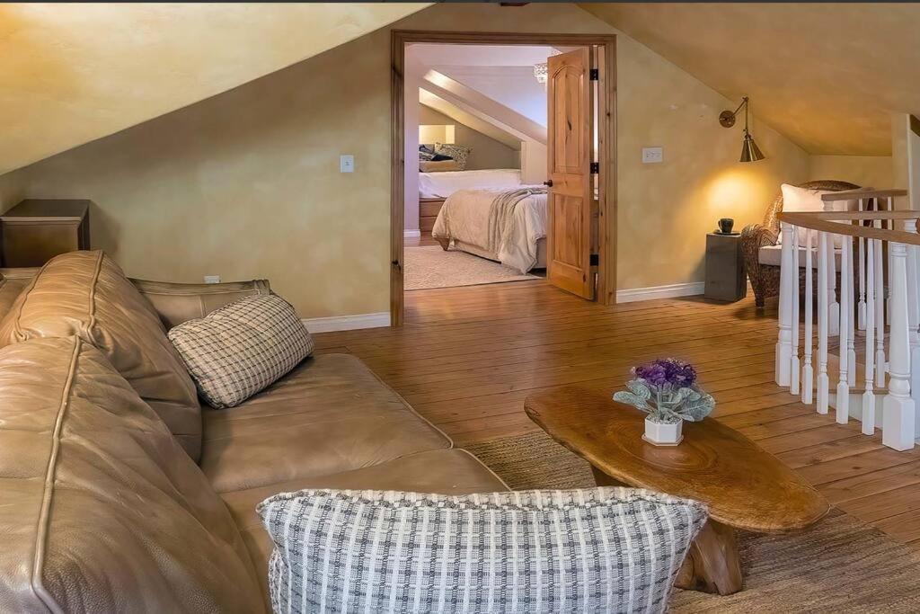 Villa European Style Straw Bale Retreat à Ashland Extérieur photo